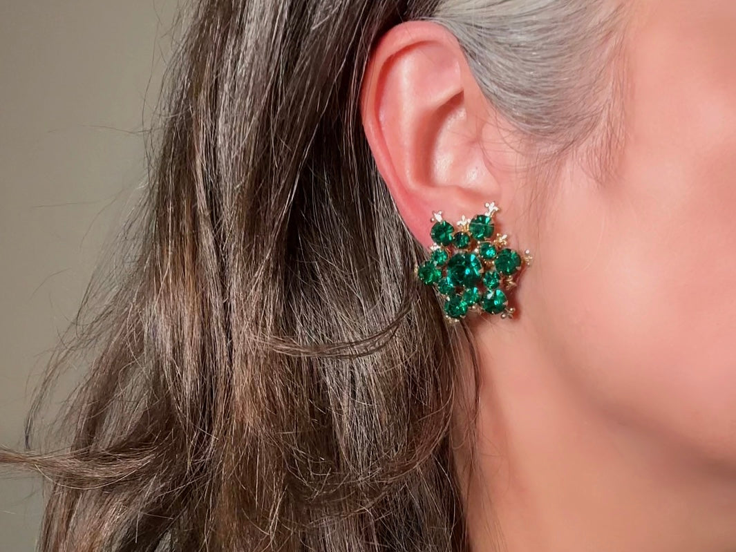 Emerald Cocktail Earrings, Big Green Vintage Rhinestone Earrings, Starburst Glam 1960's Emerald Green Crystal Clip On Earrings