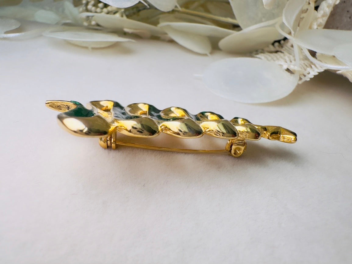 Christmas Tree Brooch, Vintage Green Enamel Ribbon Pin, Danecraft Holiday Sweater Pin with Star