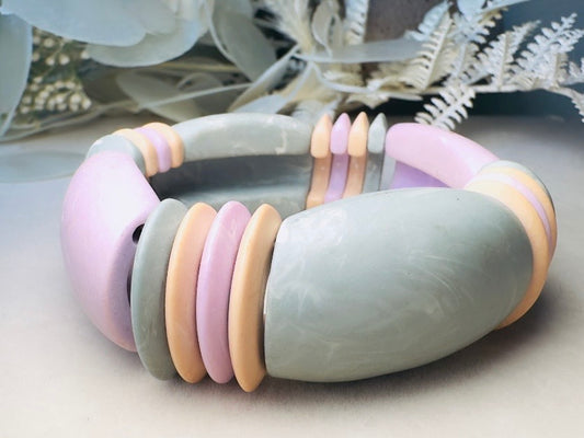 Chunky Beaded Stretch Bracelet, Beachy Vintage 80s Avon Sunbleached Colors Bracelet, Thick Boho Bangle in Lavender, Gray and Peach