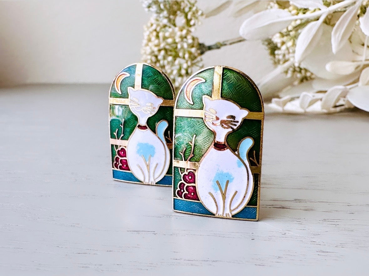 Cloisonné Cat Earrings, Gorgeous Vintage Earrings with White Cat in Windowsill with Moon, Green Clip On Earrings Nonpierced 1980s Earrings from Piggle and Pop