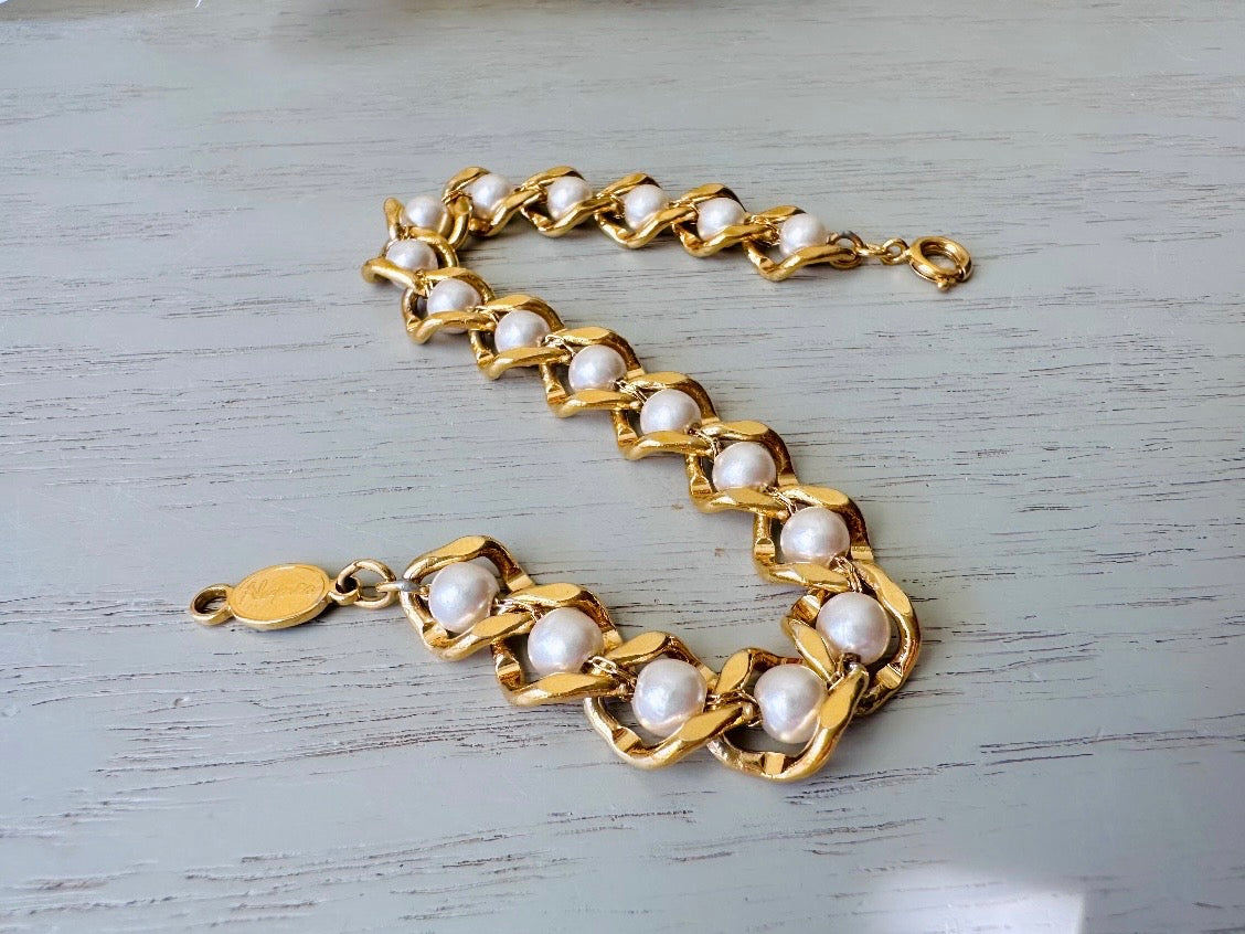 Vintage Gold Link Pearl Bracelet, Napier Pearl and Gold Bracelet, VTG 7.5" Bracelet, Classic Gold Chain Delicate Designer Vintage Bracelet