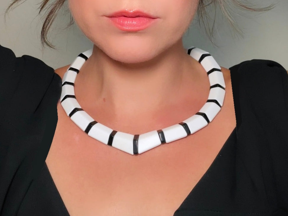 Black and White Vintage Necklace, Vintage Chunky Striped Acrylic Statement Necklace, 1980s does 1960s Retro Mod Collar Necklace