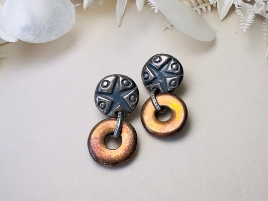 Star Dangle Hoop Earrings, Celestial 90s Vintage Pierced Drop Earrings in Antique Silver and Copper