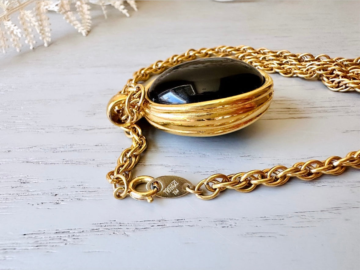 Vintage Onyx Necklace, 80s Designer Trifari Gold Necklace w Large Black Stone Pendant, Long or Doubled  Up, Authentic 1980s Trifari Necklace from Piggle and Pop