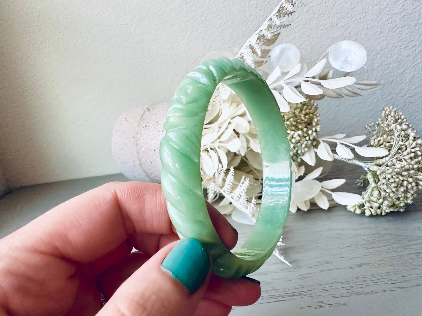 Vintage Carved Green Jade Bangle Bracelet, 1970s Vintage Chunky Band Bracelet, Minty Green Beautiful Earthy Boho Bangle, Stackable Bracelet