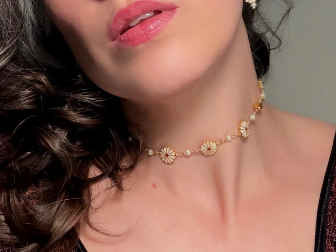 Daisy Choker Necklace, Handmade Flowers and Pearl Wire Wrapped Link Necklace