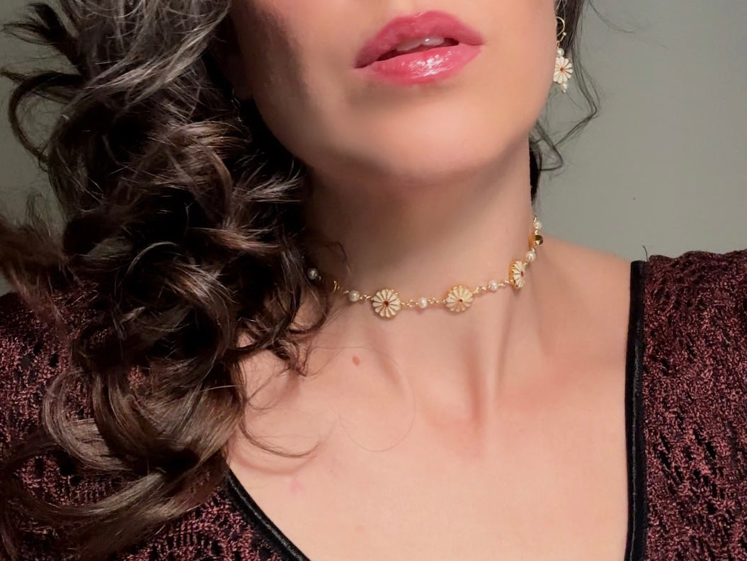Daisy Choker Necklace, Handmade Flowers and Pearl Wire Wrapped Link Necklace