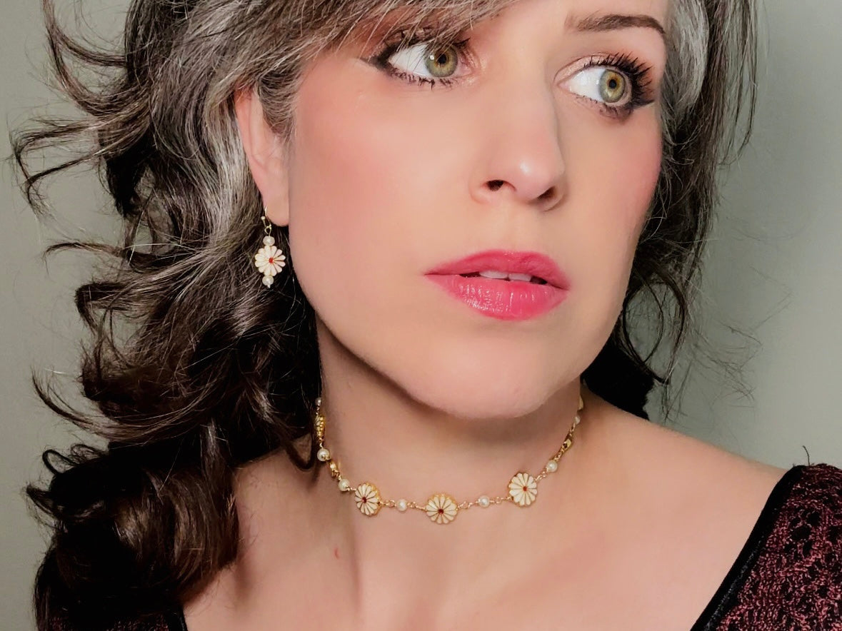 Daisy Choker Necklace, Handmade Flowers and Pearl Wire Wrapped Link Necklace