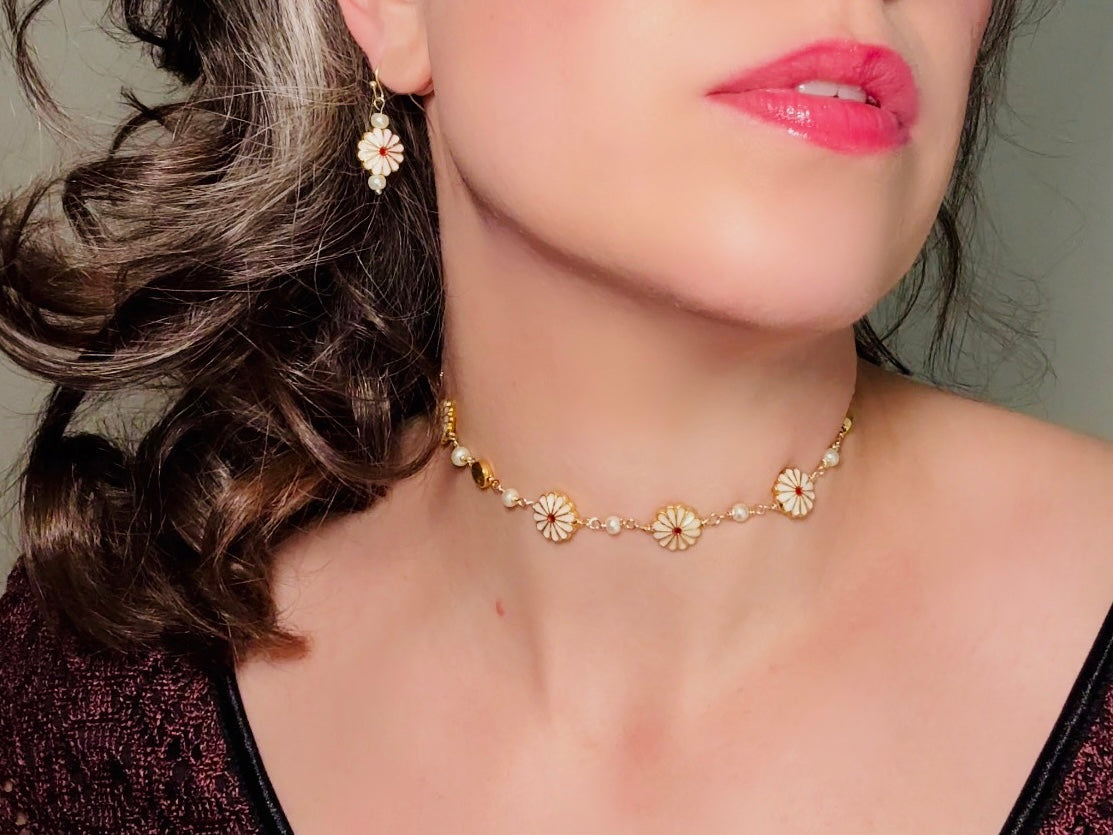 Daisy Choker Necklace, Handmade Flowers and Pearl Wire Wrapped Link Necklace