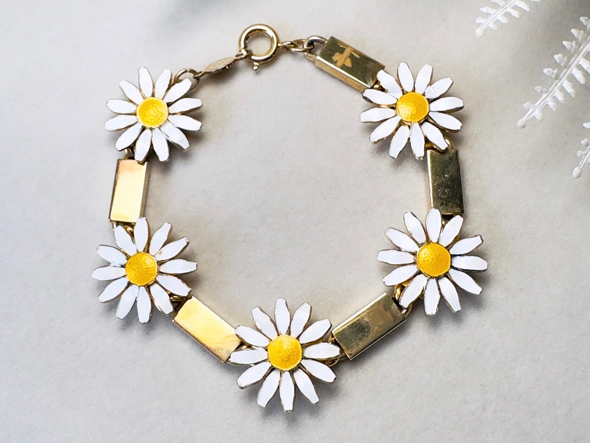 Daisy Link Bracelet, 70s Accessocraft Gold Plated Vintage Bracelet with White and Yellow Enamel  Flowers