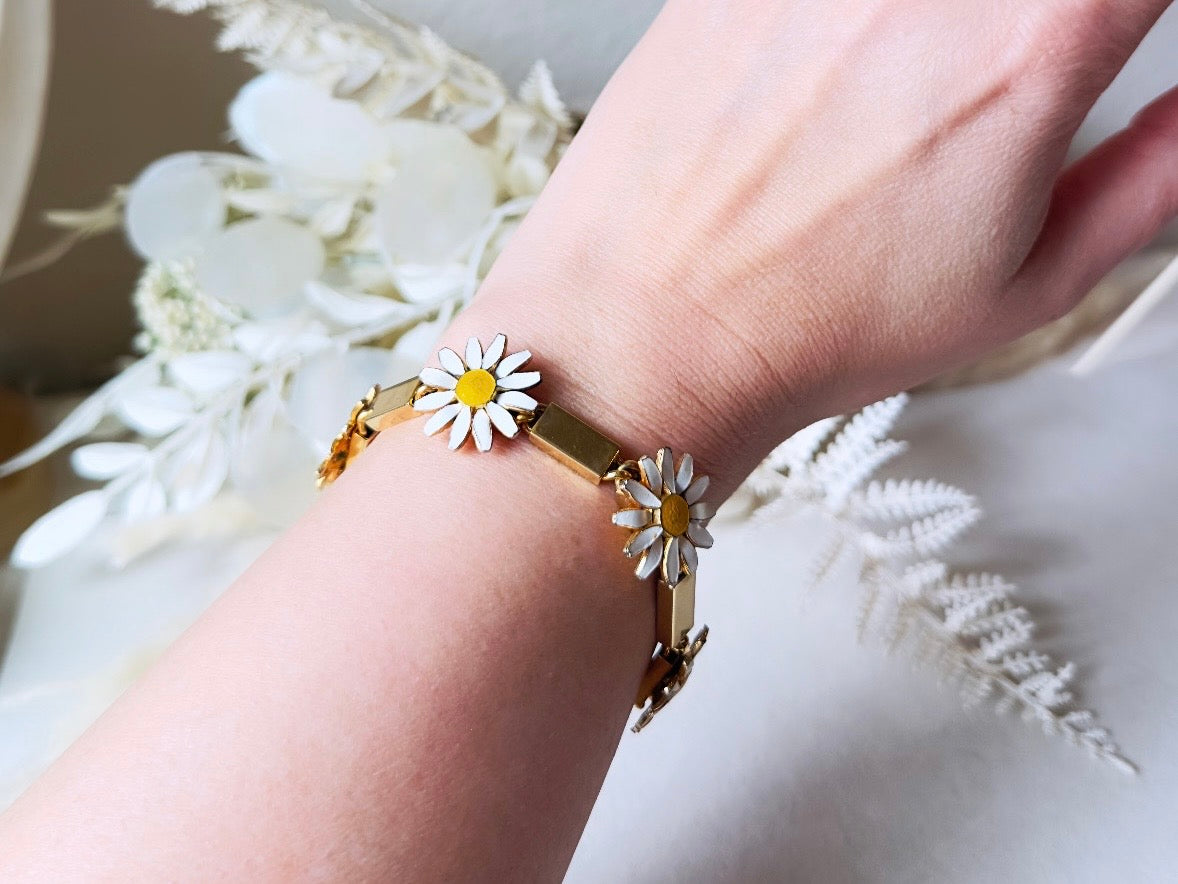 Daisy Link Bracelet, 70s Accessocraft Gold Plated Vintage Bracelet with White and Yellow Enamel  Flowers