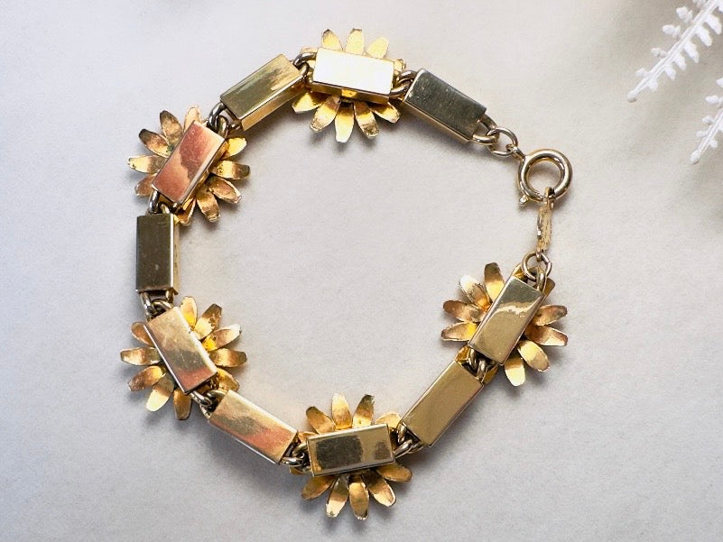 Daisy Link Bracelet, 70s Accessocraft Gold Plated Vintage Bracelet with White and Yellow Enamel  Flowers