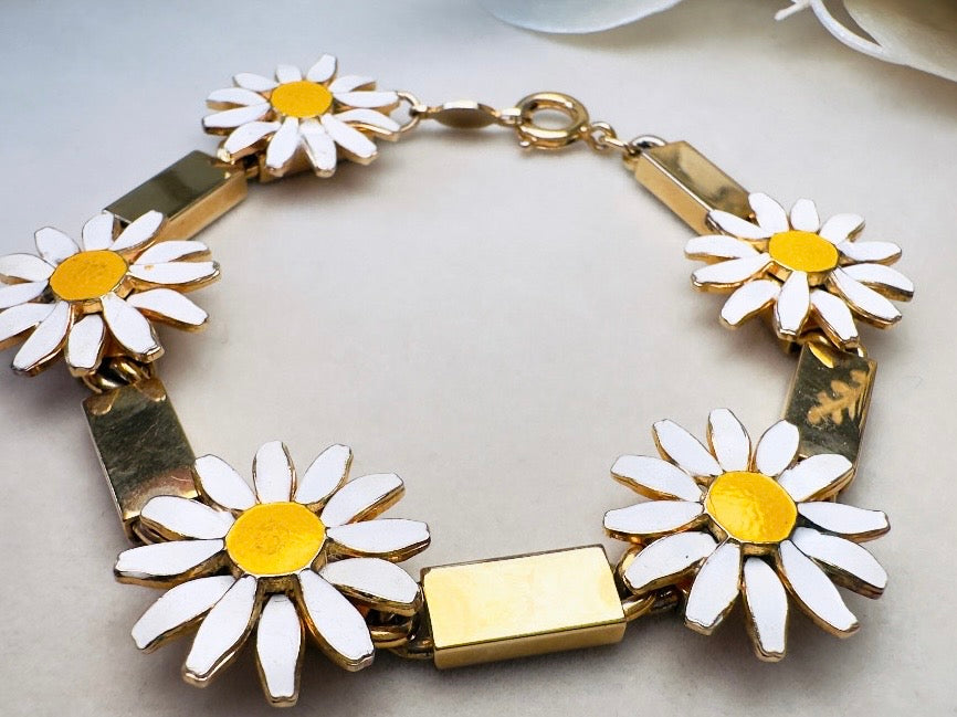 Daisy Link Bracelet, 70s Accessocraft Gold Plated Vintage Bracelet with White and Yellow Enamel  Flowers