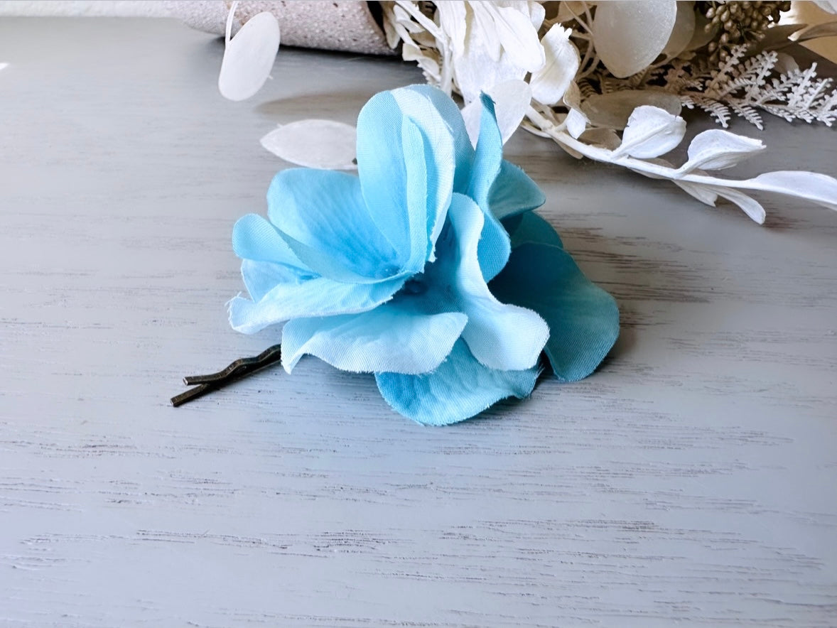 Blue Hydrangea Hair Pin, Dreamy Blue Bridal Hair Clip, Light Blue Fabric Flower Hair Accessory, Boho Romantic Floral Wedding Accessories