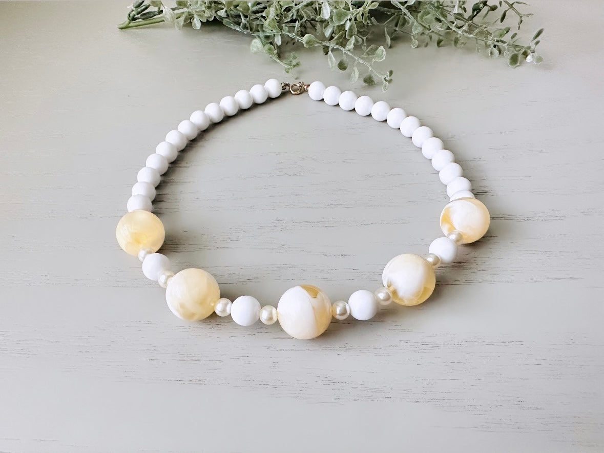 Beaded Acrylic Necklace, Classic Vintage Bead Necklace, Faux Pearl, White and Marbled Gold Necklace, Pretty Neutral Vintage Jewelry