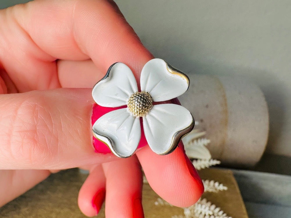 White Dogwood Brooch with Gold Trim, Vintage Flower Brooch, White Enamel Floral Pun, Pretty Flower Shabby Chic Wedding Something Old Bride