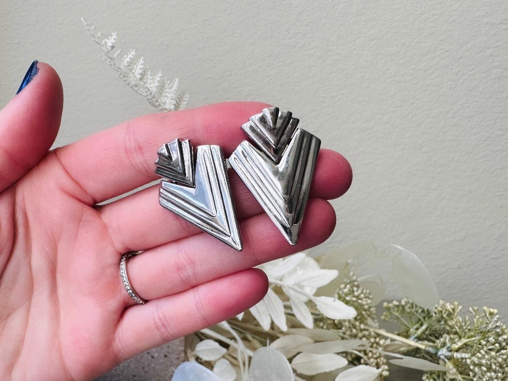 Silver Chevron Clip on Earrings, Vintage 1980s Silver Earrings, Non-Pierced Earrings, Cute Vintage Finds, 80s Retro Earrings