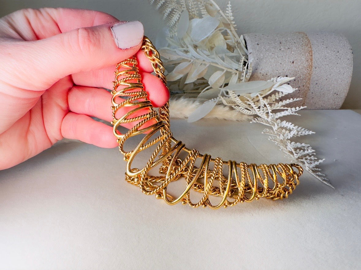 Gold Vintage Necklace, 90s Avon Necklace, Vintage Gilded Mesh Open Work Collar Necklace, Gold Rope Necklace, Statement Necklace Jewelry Gift