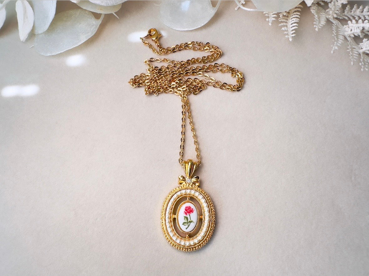 Pink Rose Vintage Pendant Necklace, Ceramic Rose and Pearl Openwork Vintage Avon Necklace, Rare Long Chain Necklace 31", Romantic