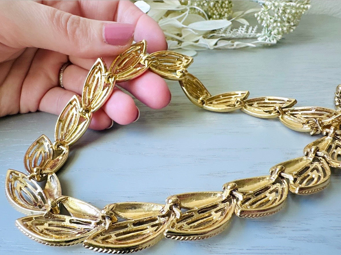 Gold Double Leaf Necklace, Vintage Chunky Gold Necklace, Bold And Beautiful Style, Authentic Vintage Jewelry, Adjustable Gold Leaf Choker