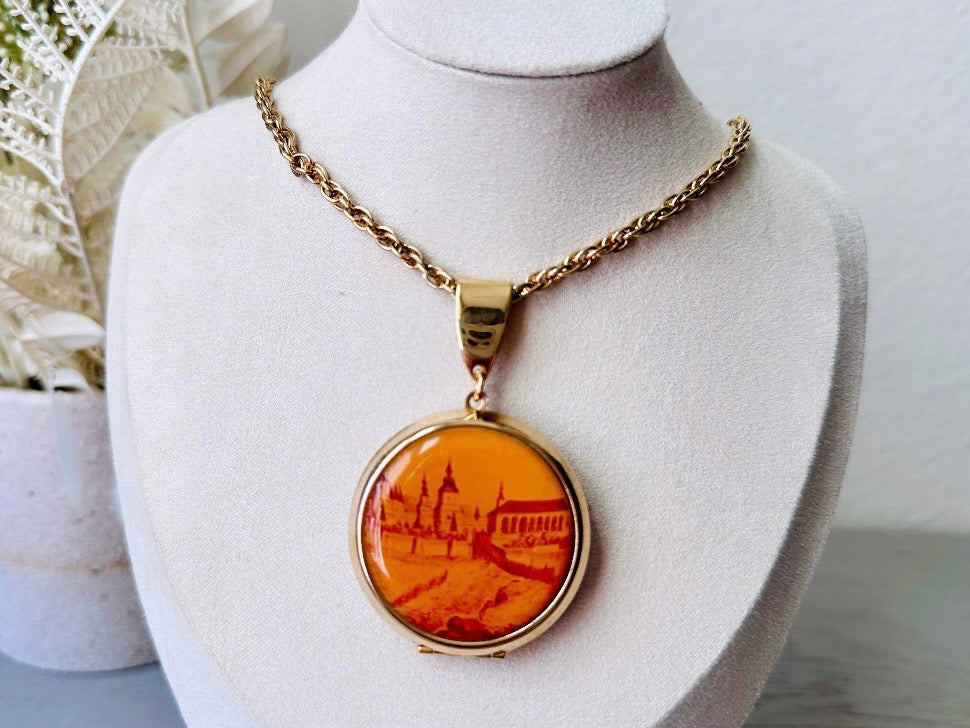 Vintage Locket Necklace, 1970s Vintage Necklace with Red Orange City, Keepsake Jewelry, Antique Gold Victorian Revival Necklace