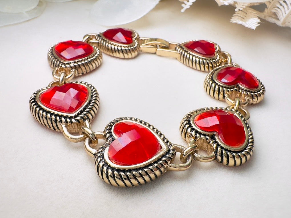 Napier Red Confetti Heart Lucite Link Vintage Bracelet