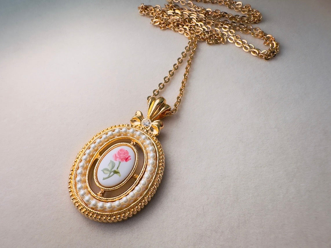 Pink Rose Vintage Pendant Necklace, Ceramic Rose and Pearl Openwork Vintage Avon Necklace, Rare Long Chain Necklace 31", Romantic