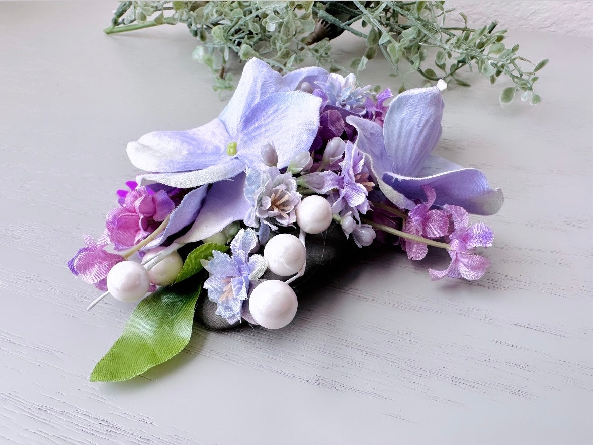 Purple Flower Hair Comb, Gorgeous Spring Bride Hair Comb, Bridal Hair Flowers, Dreamy Floral Wedding Comb, Lilac Floral Hair Accessory