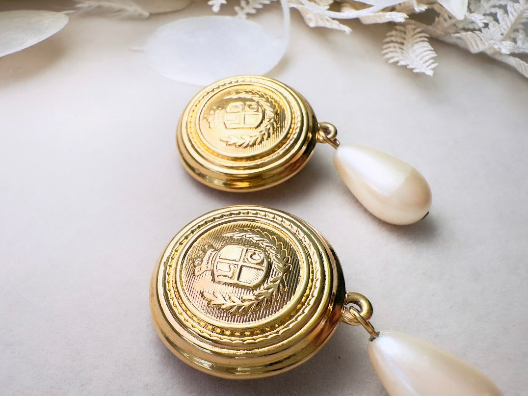 Etruscan Pearl Drop Earrings, Vintage Liz Claiborne Shield Clip On Earrings with Signaure Gold LCI Laurel Crest