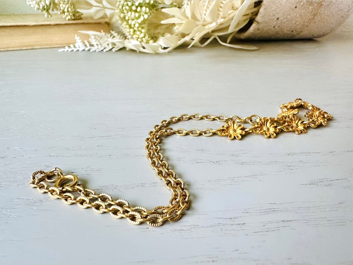 Vintage Gold Flower Choker Necklace, Golden Daisy Chain Necklace, 14" Bright Gold Vintage Choker Necklace, Pretty Unique Fall Fashion Gifts