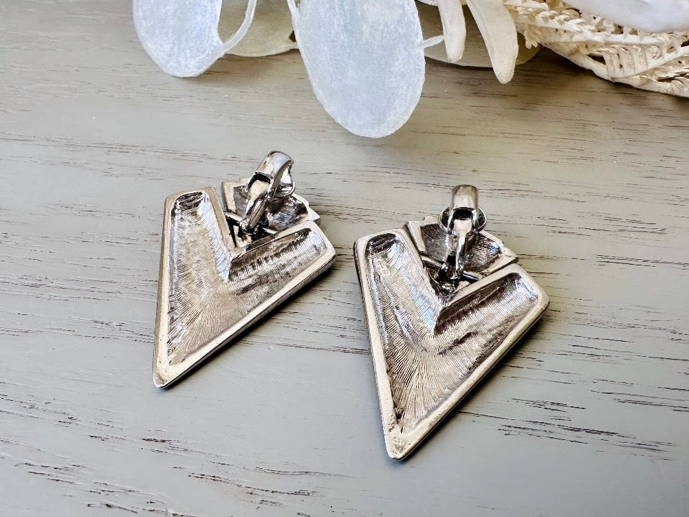 Silver Chevron Clip on Earrings, Vintage 1980s Silver Earrings, Non-Pierced Earrings, Cute Vintage Finds, 80s Retro Earrings