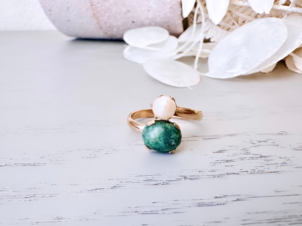 1975 Simulated Jade and Pearl Ring, Vintage Sarah Coventry Prong Set Double Stone Ring, Stacking Ring, Jade Green Cream & Gold Classic Ring