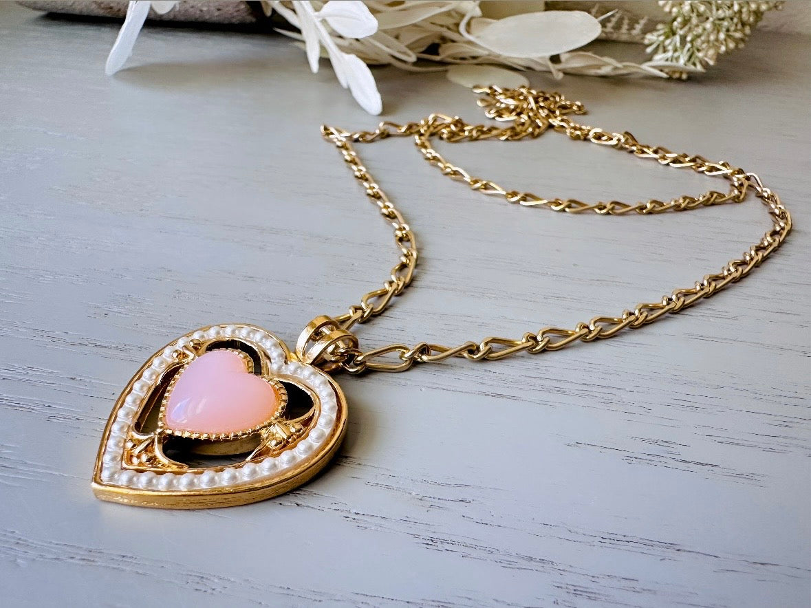 Pink Heart Necklace, 1989 Vintage Necklace,  Faux Pearl Glass Pendant Necklace, Gold Chain Dainty Layering Necklace, Beautiful Gifts for Her