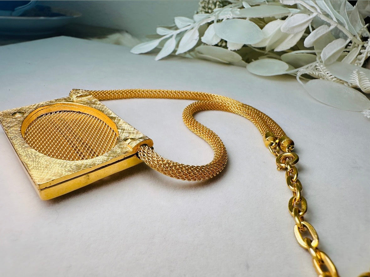 Vintage Gold Mesh Necklace with Unique Geometric Rectangle Pendant, Bold 80s Retro Collar Necklace Gifts for Her