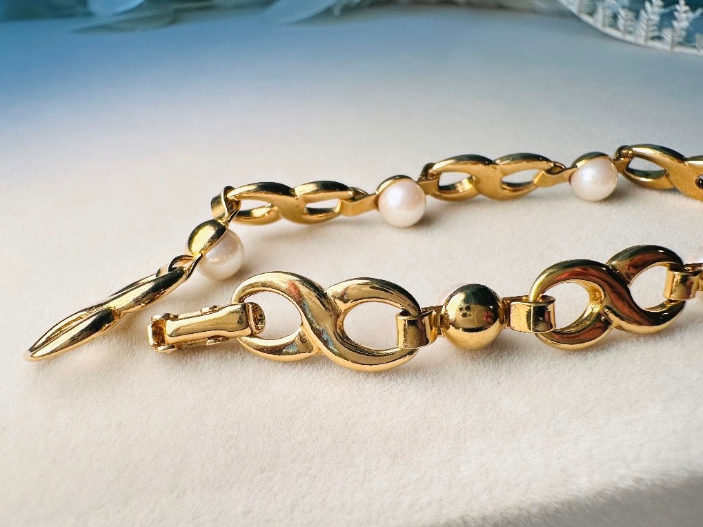 Gold and Pearl Bracelet, Vintage Marvella Infinity Bracelet, 7.5" Classic Gold Designer Vintage Bracelet