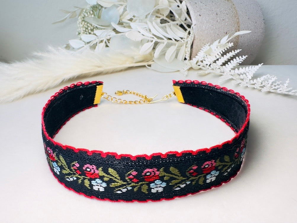 Vintage Flower Choker, Handmade Double Sided Reversible Black Velvet Necklace with Victorian Rose and Forget-me-nots Jacquard Ribbon