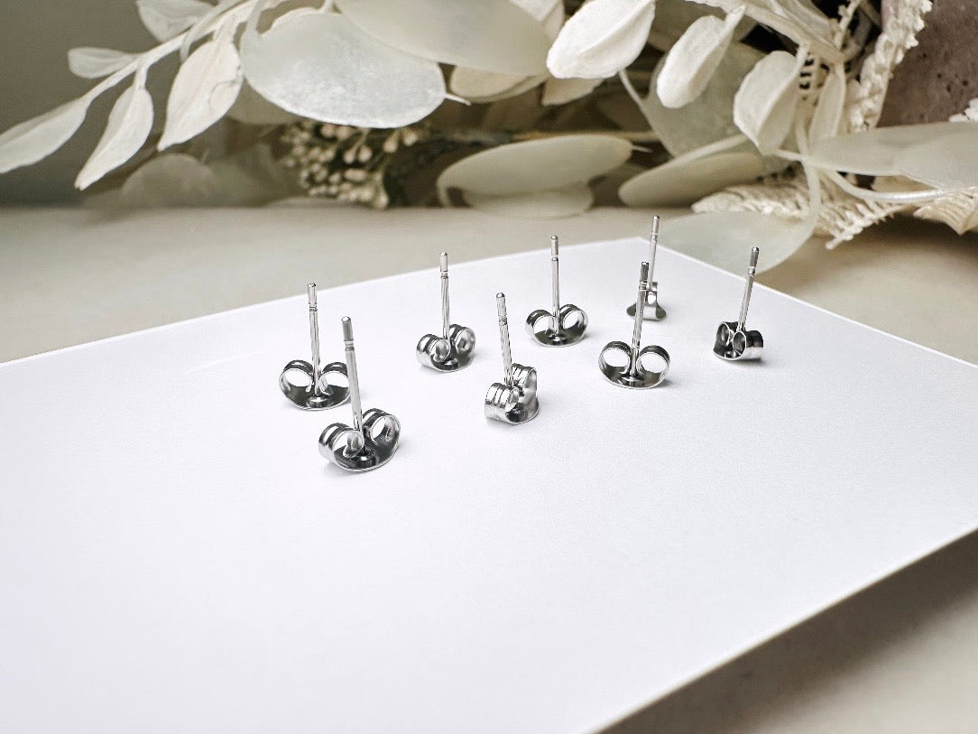 Flower Stud Earring Gift Set in Blue, Pink, Caramel and Gray, Cute Hypoallergenic Post Floral Resin Rose Earrings for Sensitive Ears