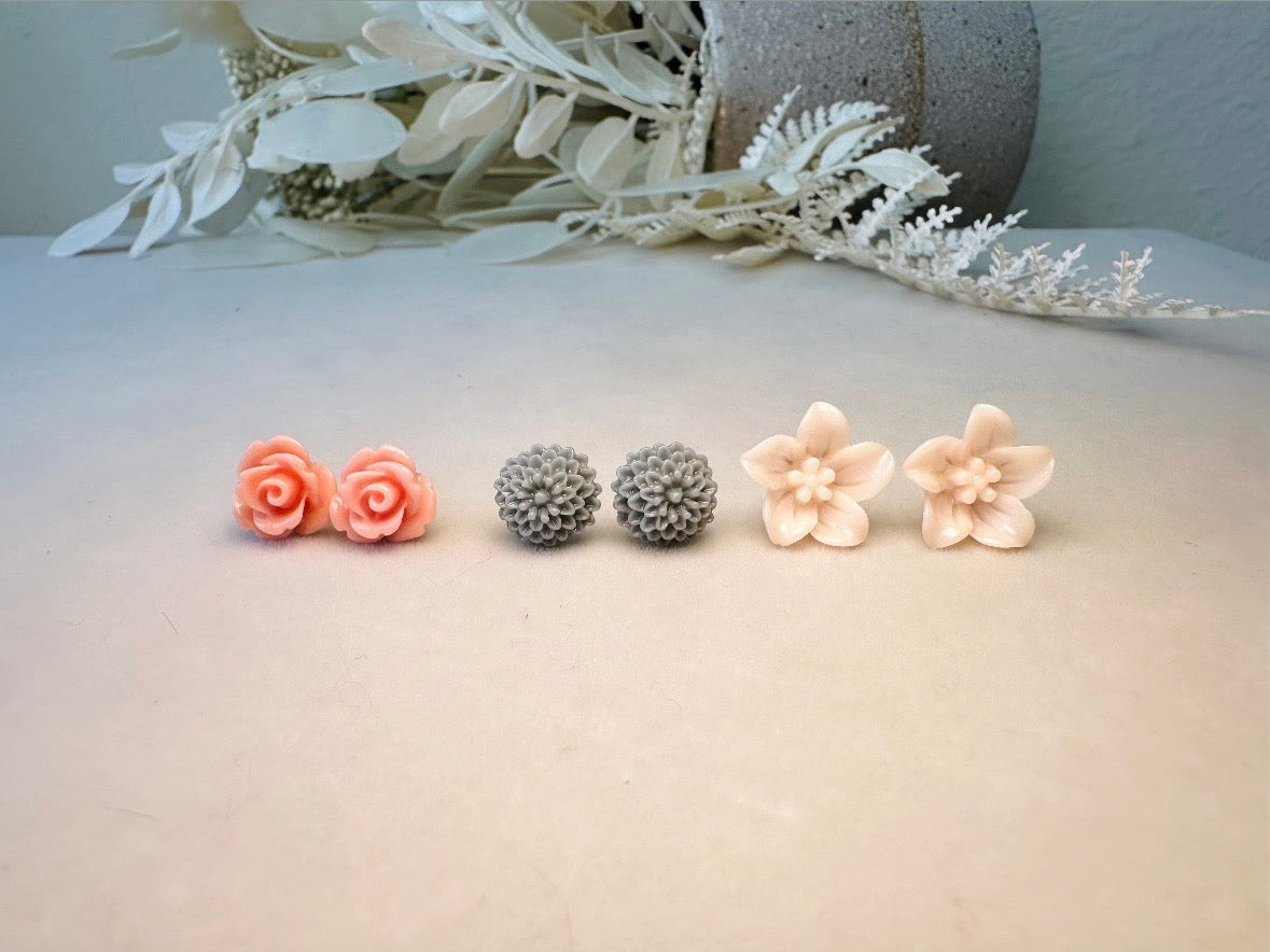 Flower Stud Earrings Set, Dusty Pink Rose Earrings, Grey Dahlia Earrings, Peach Lily Earrings
