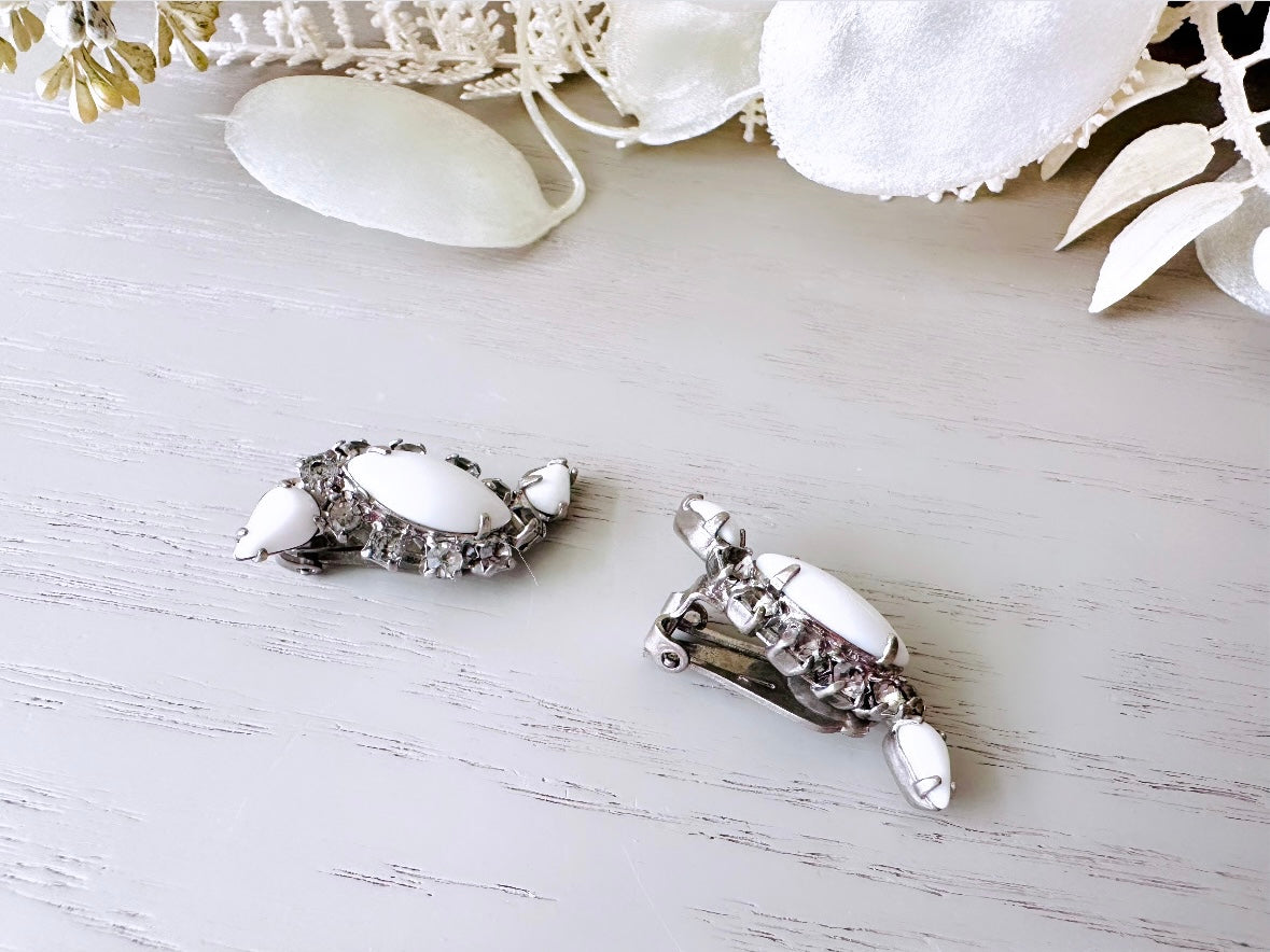 Vintage Milk Glass Earrings, 1940s Vintage Earrings, Unique White & Silver Bridal Clip-on Earrings, 40s Elegant Statement Earrings