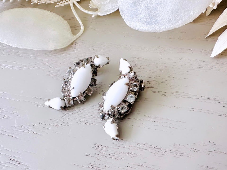 Vintage Milk Glass Earrings, 1940s Vintage Earrings, Unique White & Silver Bridal Clip-on Earrings, 40s Elegant Statement Earrings