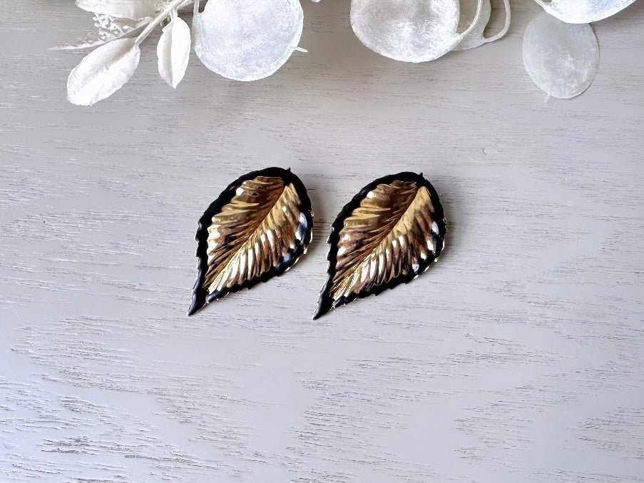 Vintage Gold Leaf Earrings with Black Enamel Tips, Gold Leaves Clip On Earrings, 1980s Statement Earring, Whimsical Clip-Ons for Non-Pierced