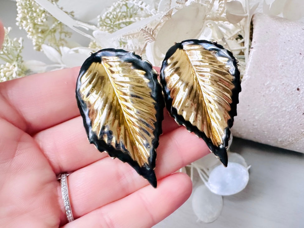 Vintage Gold Leaf Earrings with Black Enamel Tips, Gold Leaves Clip On Earrings, 1980s Statement Earring, Whimsical Clip-Ons for Non-Pierced