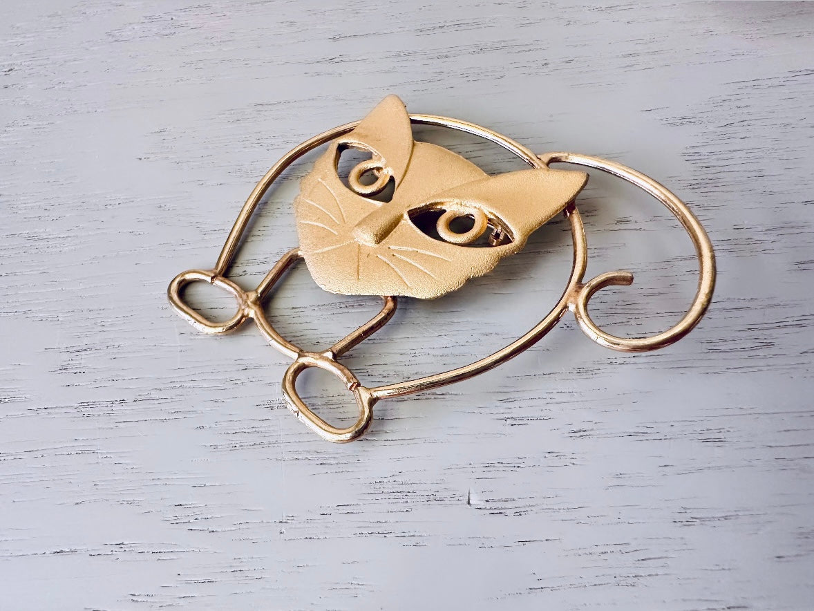 Gold Cat Brooch, Vintage Cat Pin, Vintage Modernist Gold Cat Kitty Wire Brooch, Quirky Animal Brooch, Cat Lover Gift, Cat Outline Brooch