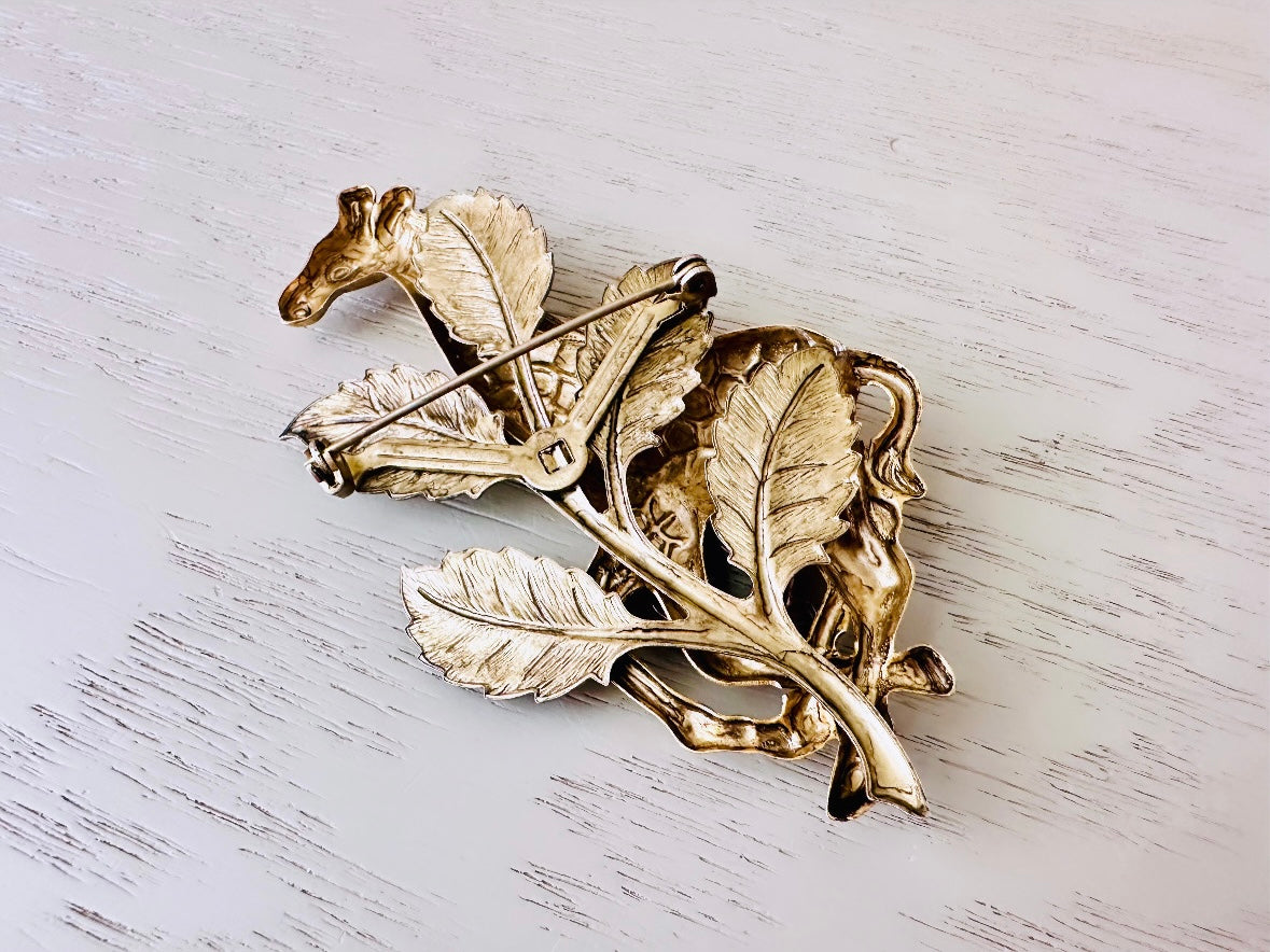 Giraffe Brooch Pin, Vintage Mother and Baby Giraffe Pin, Dimensional Zoo Broach, Tri-Tone Antique Bronze Giraffe Pin with Hammered Leaves