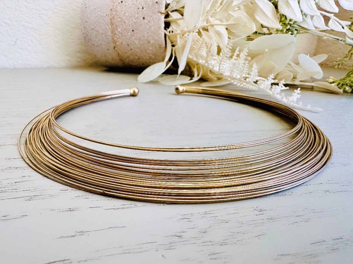 Gold Choker Necklace, Vintage 1970s Gold Wire Collar Necklace close up