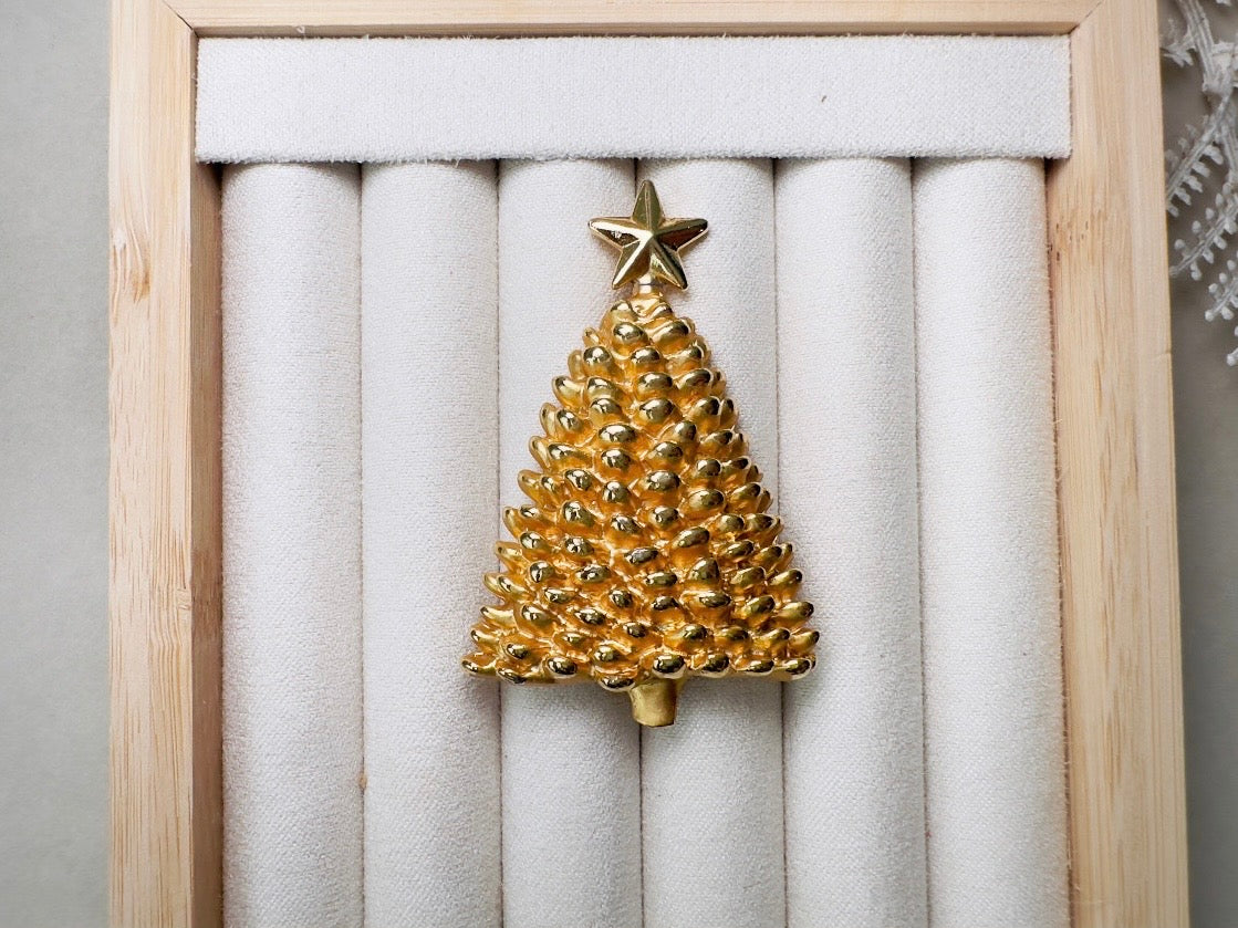 Gold Christmas Tree Brooch, Vintage Winter Wonderland Woodland Holiday Pin with Star