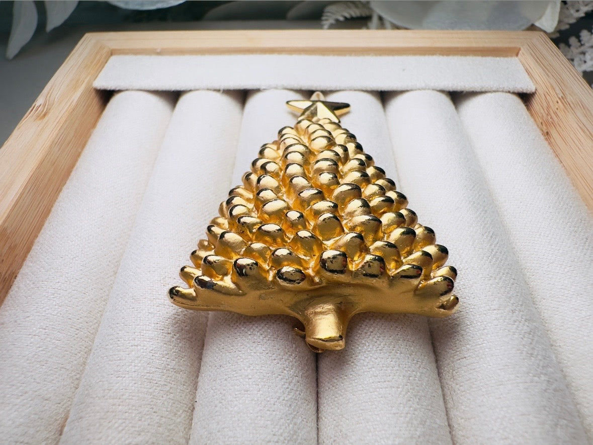 Gold Christmas Tree Brooch, Vintage Winter Wonderland Woodland Holiday Pin with Star