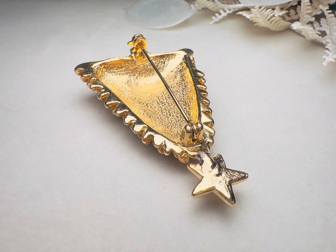 Gold Christmas Tree Brooch, Vintage Winter Wonderland Woodland Holiday Pin with Star