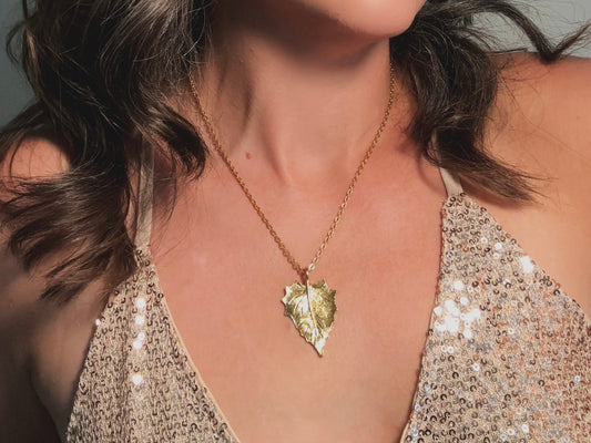Gold Leaf Necklace, Vintage Gold Leaf Pendant Necklace, Gold Chain Layering Necklace
