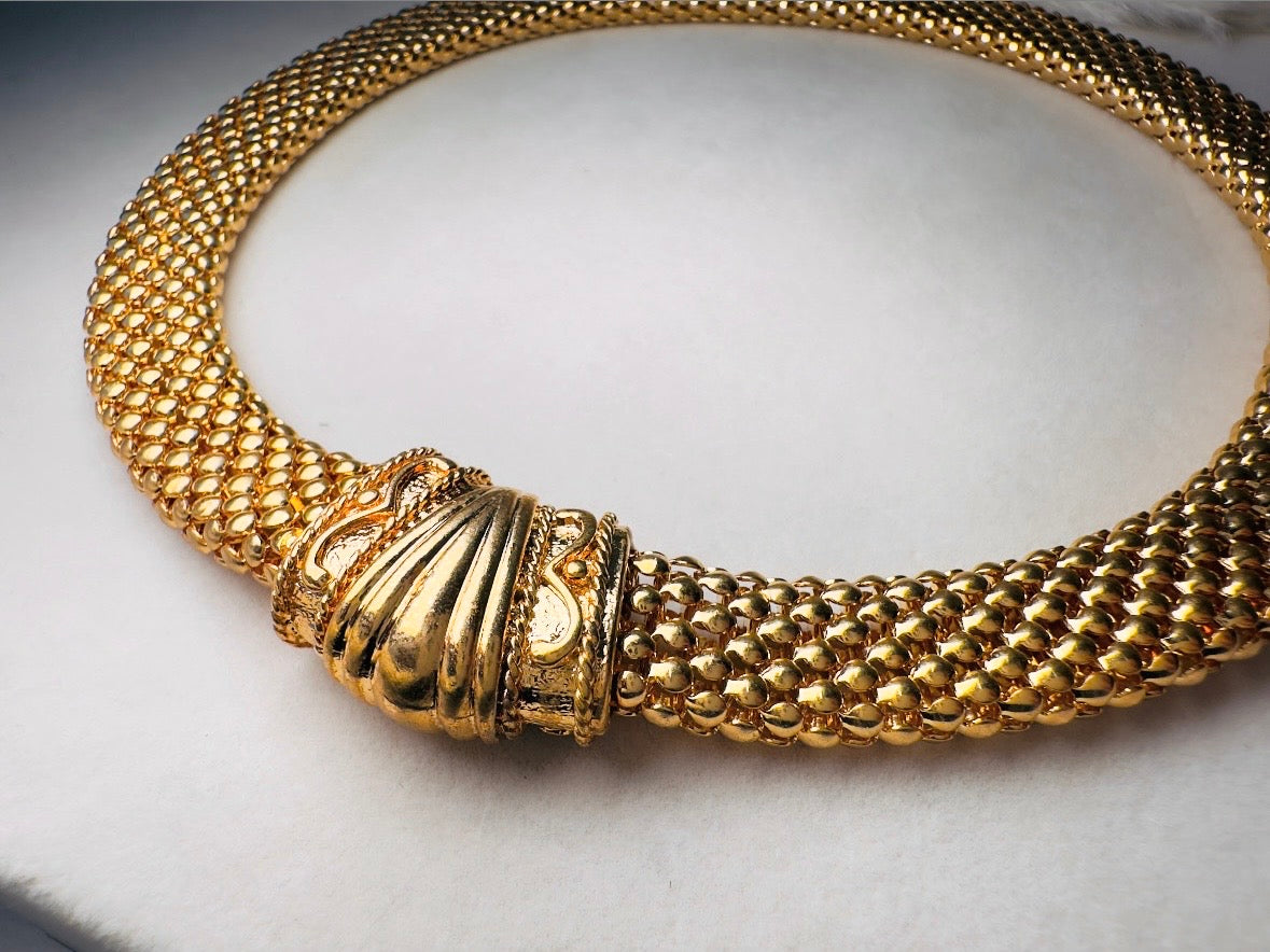 Gold Mesh Choker Necklace, 80s Vintage Woven Chain Collar Mogul Necklace, Magnetic Closure